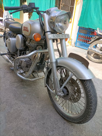 Silver Royal Enfield Classic 350