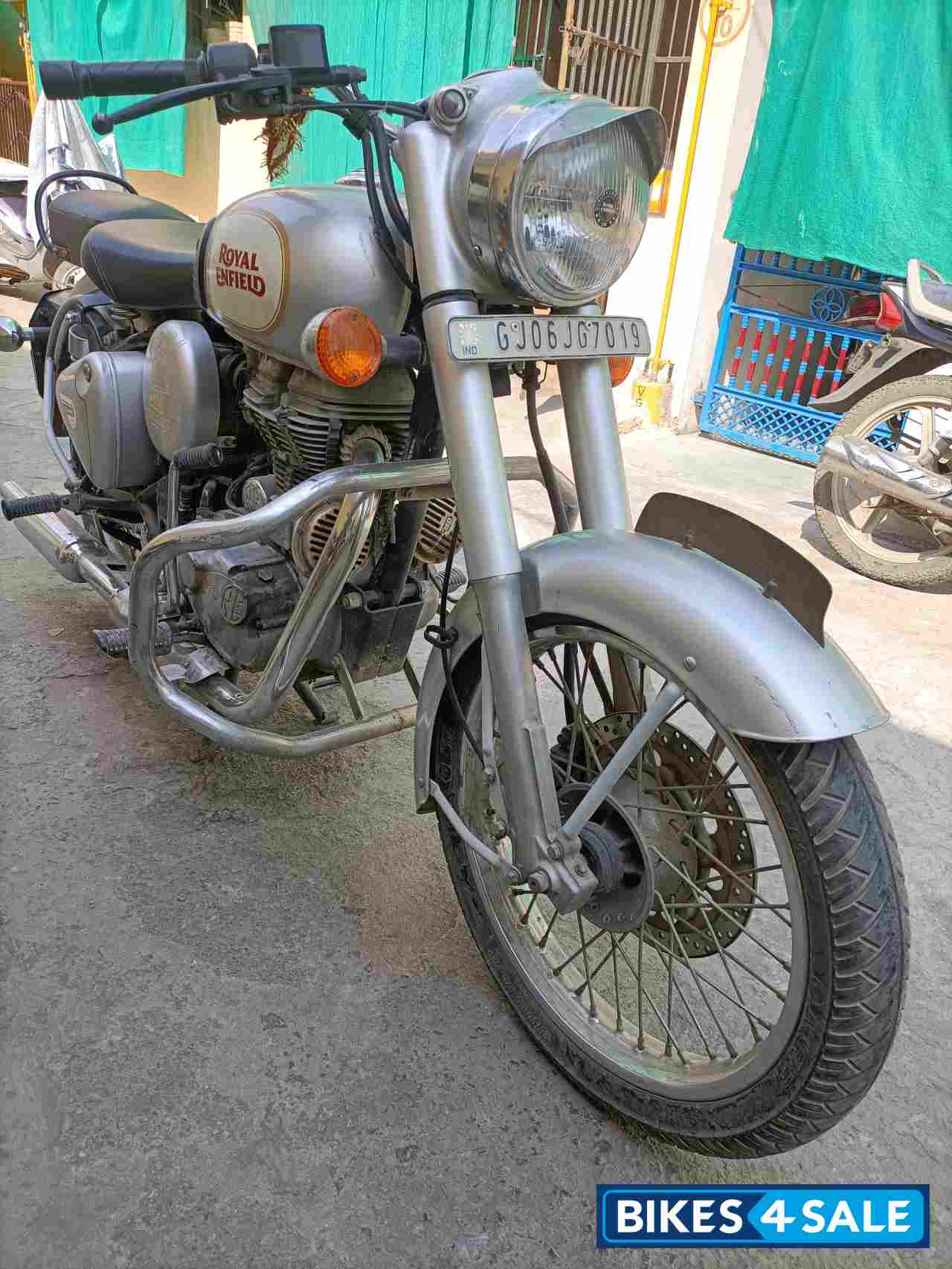 Silver Royal Enfield Classic 350