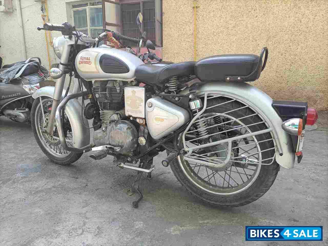 Silver Royal Enfield Classic 350