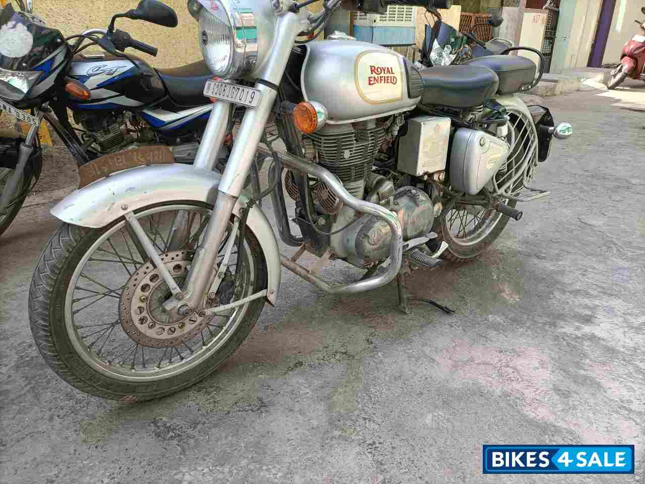 Silver Royal Enfield Classic 350