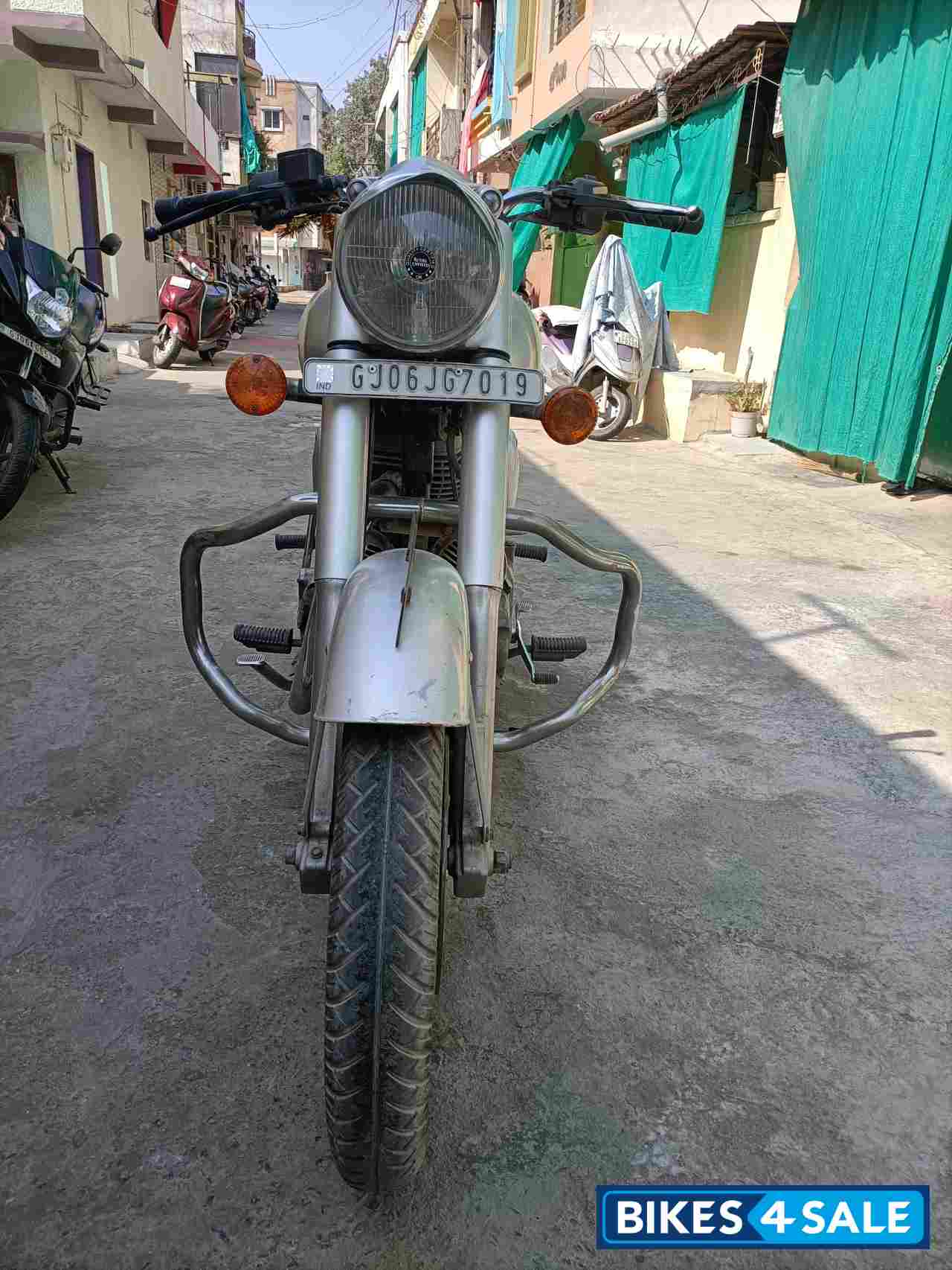 Silver Royal Enfield Classic 350