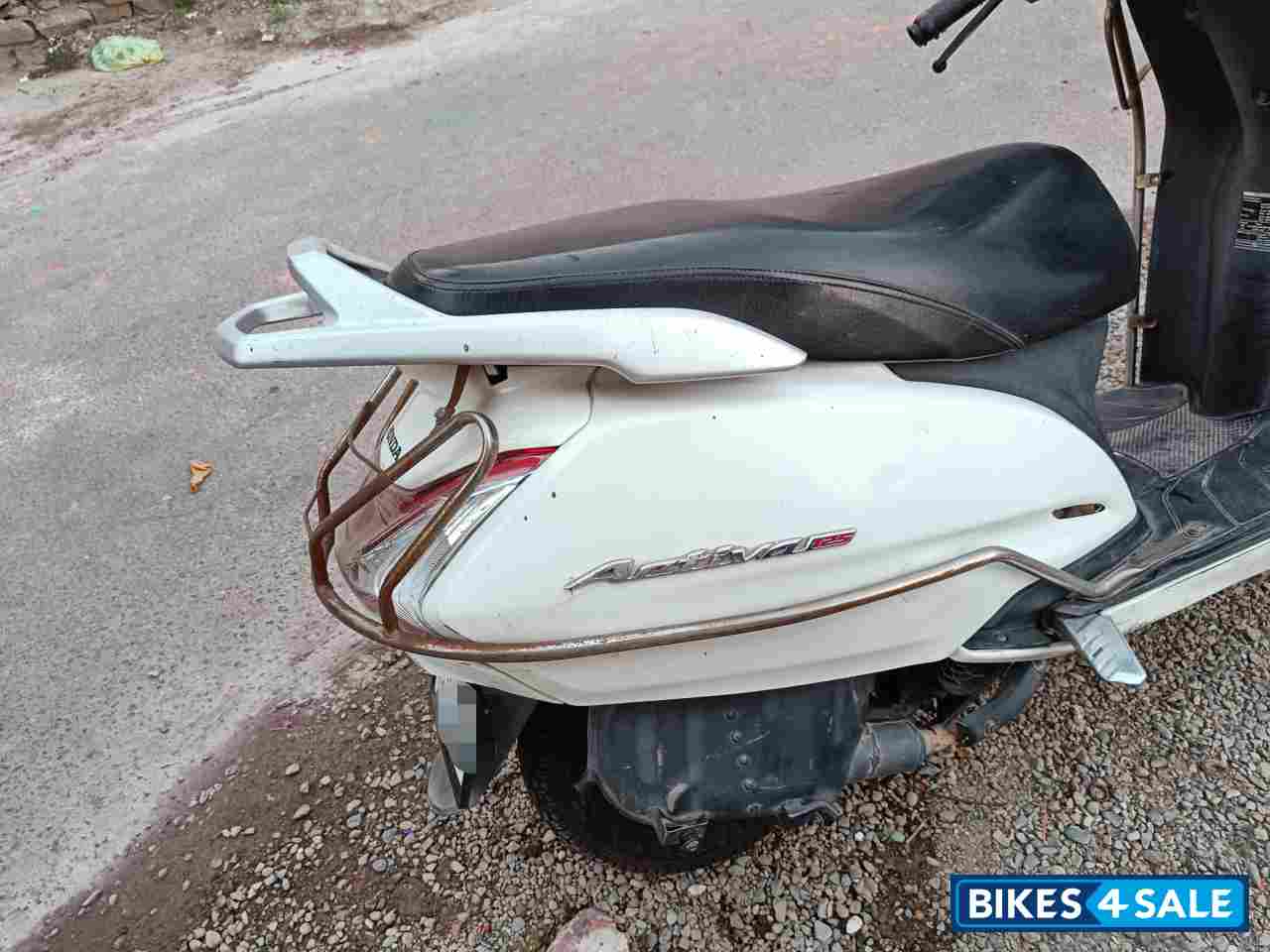 White Honda Activa 125