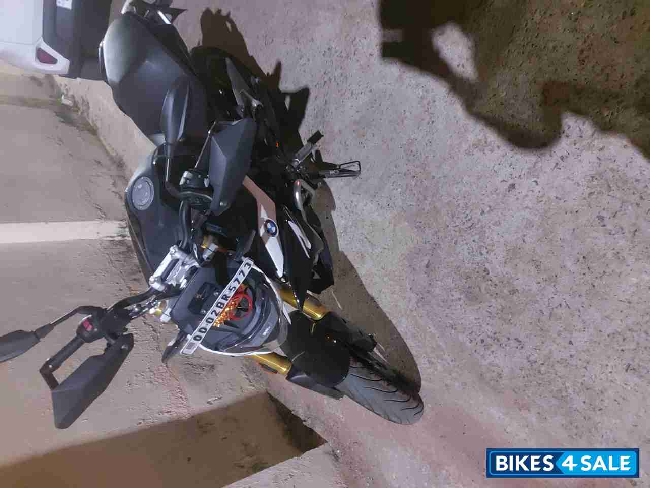 Cosmic Black BMW G 310 R