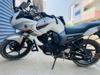 White Yamaha Fazer