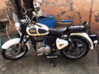 White Royal Enfield Classic 350 BS VI