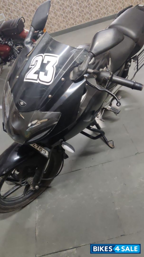 Bajaj Pulsar 220F