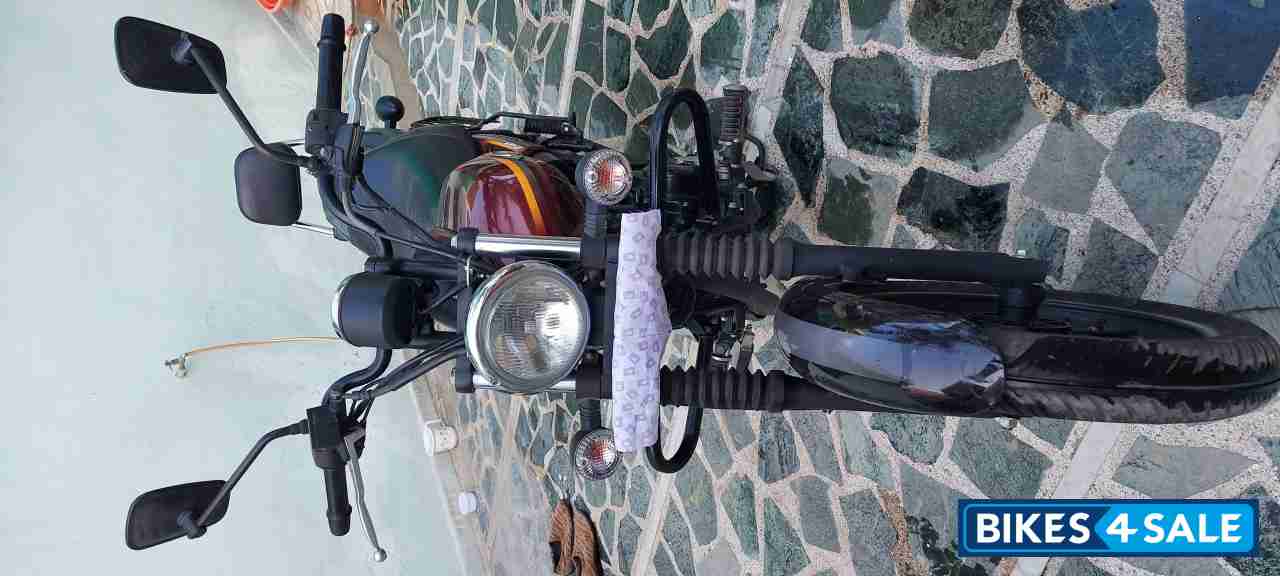 Red Bajaj Avenger Street 150