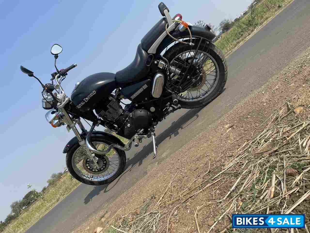 Matte Black Royal Enfield Thunderbird 350