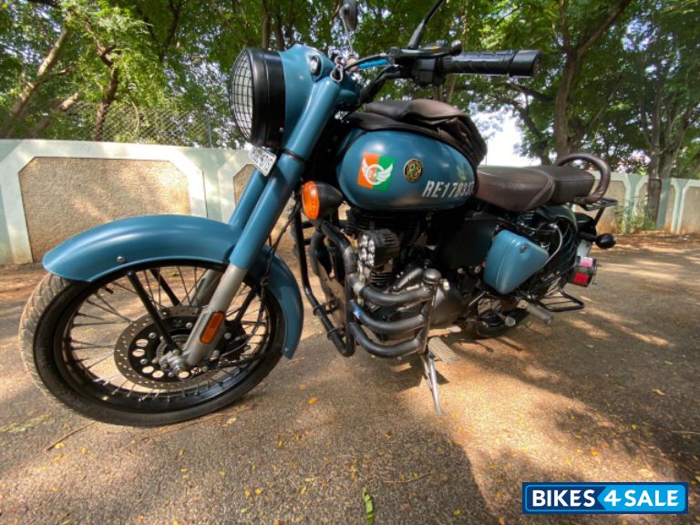 Air Borne Blue Royal Enfield Classic Signals Airborne Blue