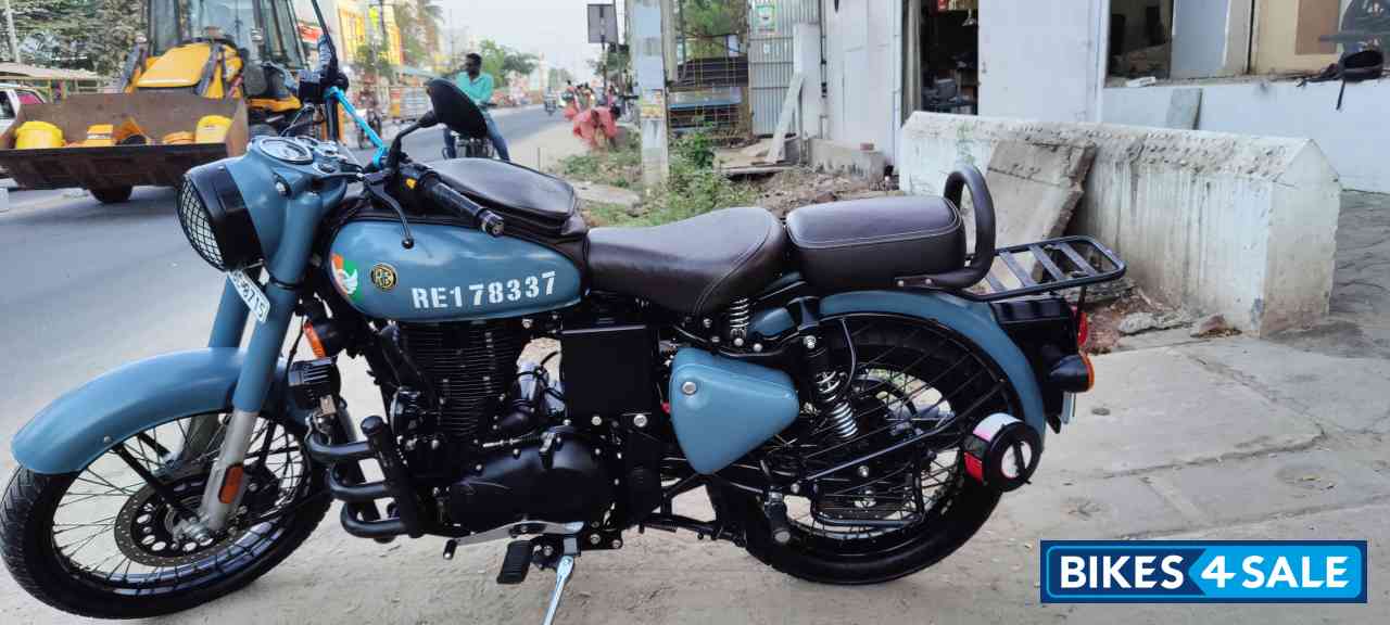 Air Borne Blue Royal Enfield Classic Signals Airborne Blue