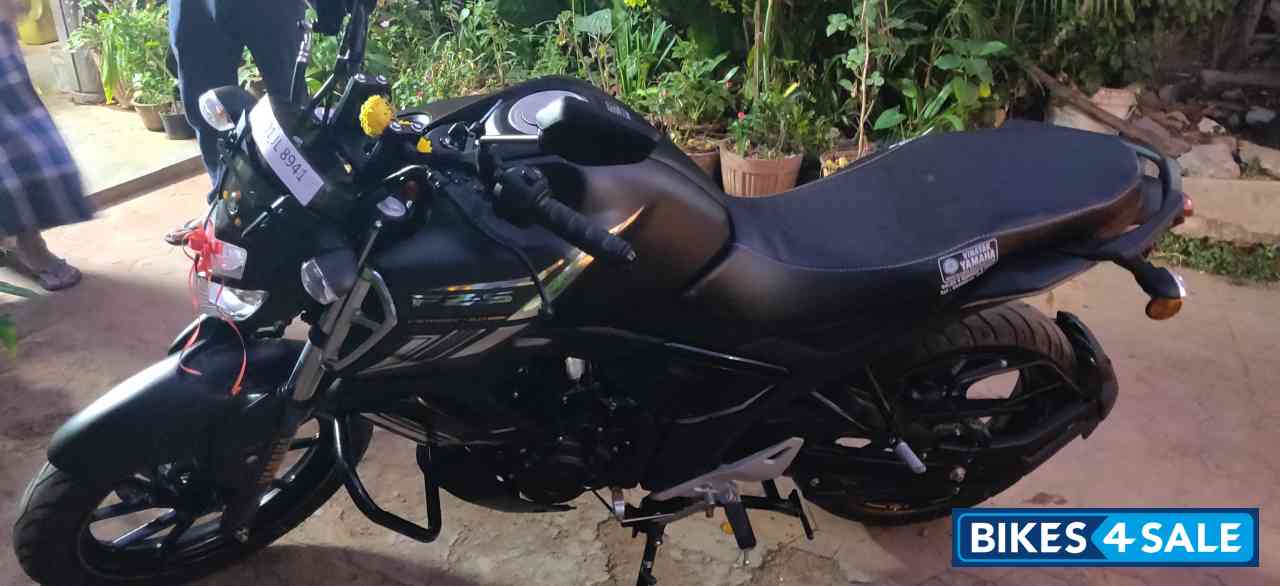Yamaha  FZS