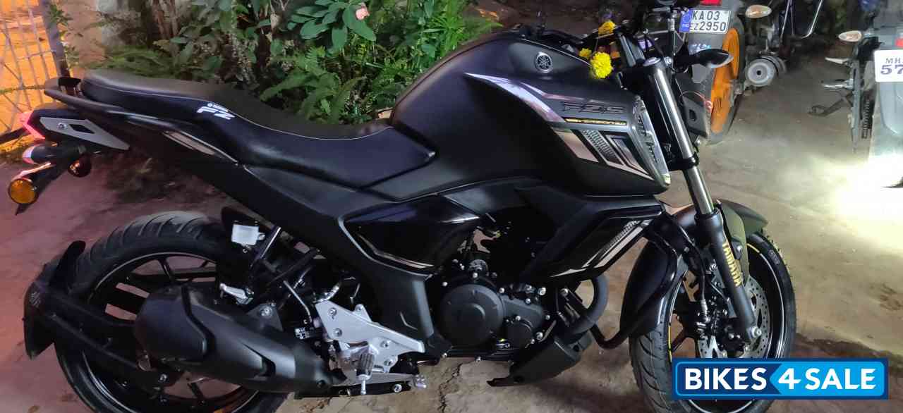 Yamaha  FZS