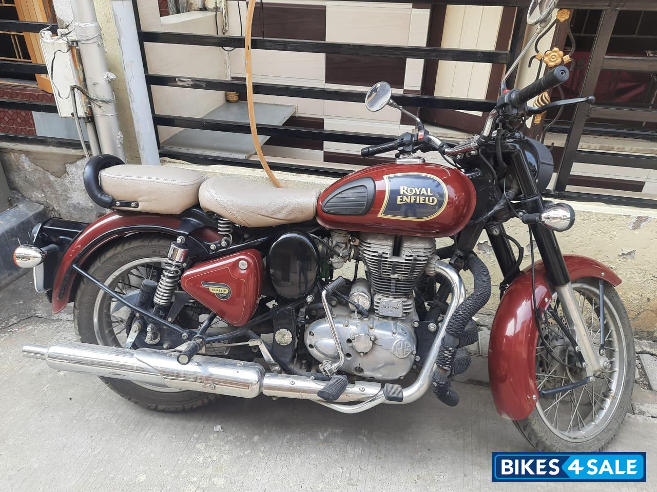 Chestnut Royal Enfield Classic 350