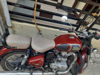 Chestnut Royal Enfield Classic 350