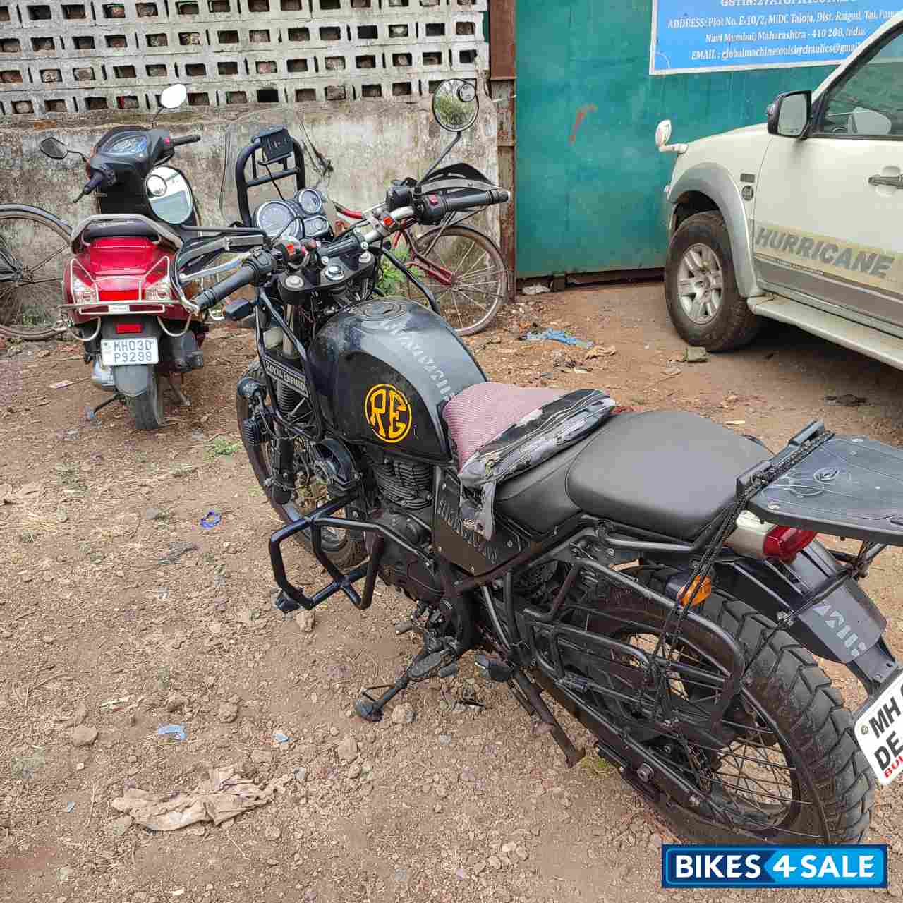 Black Royal Enfield Himalayan BS VI