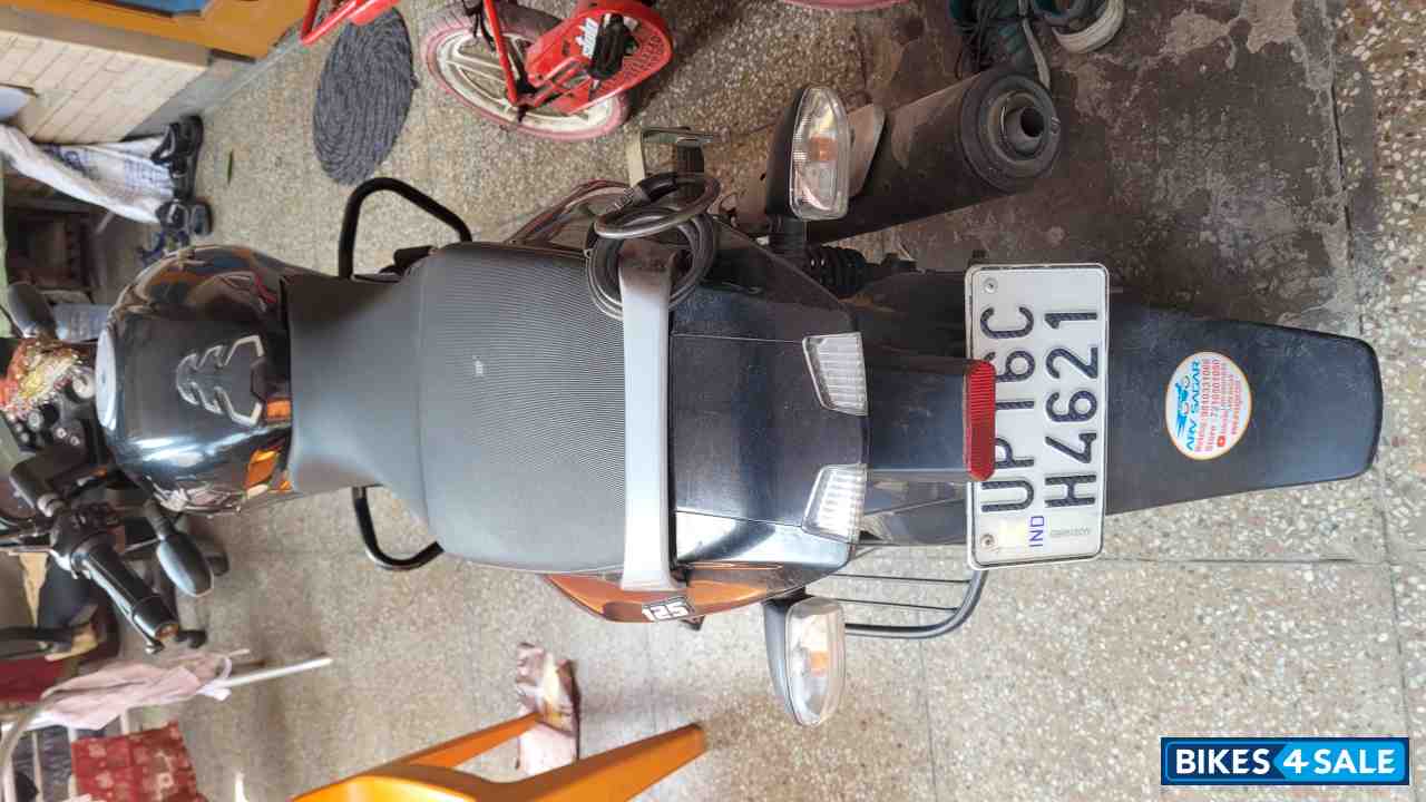 Bajaj Pulsar 125 Neon