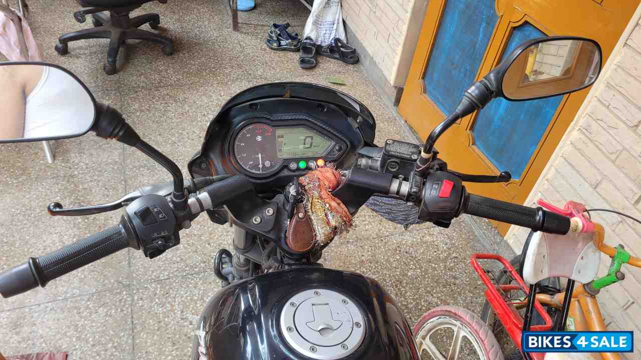 Bajaj Pulsar 125 Neon