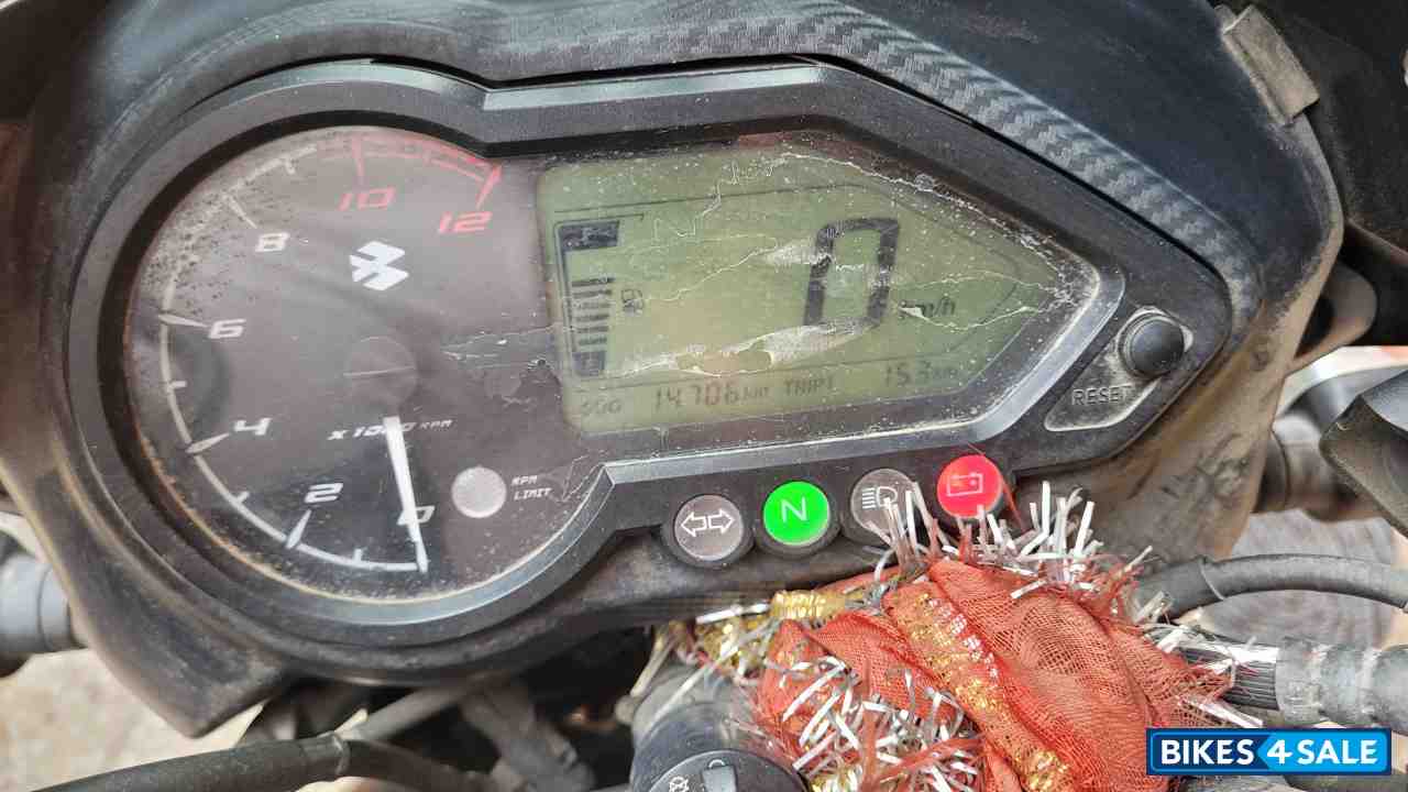 Bajaj Pulsar 125 Neon