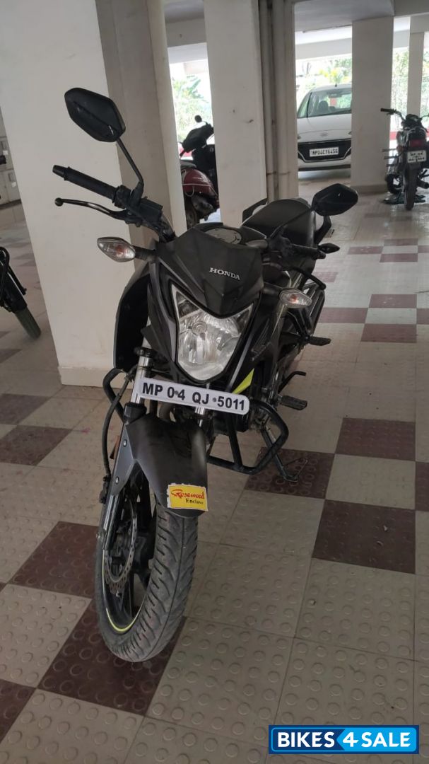 Honda CB Hornet 160R