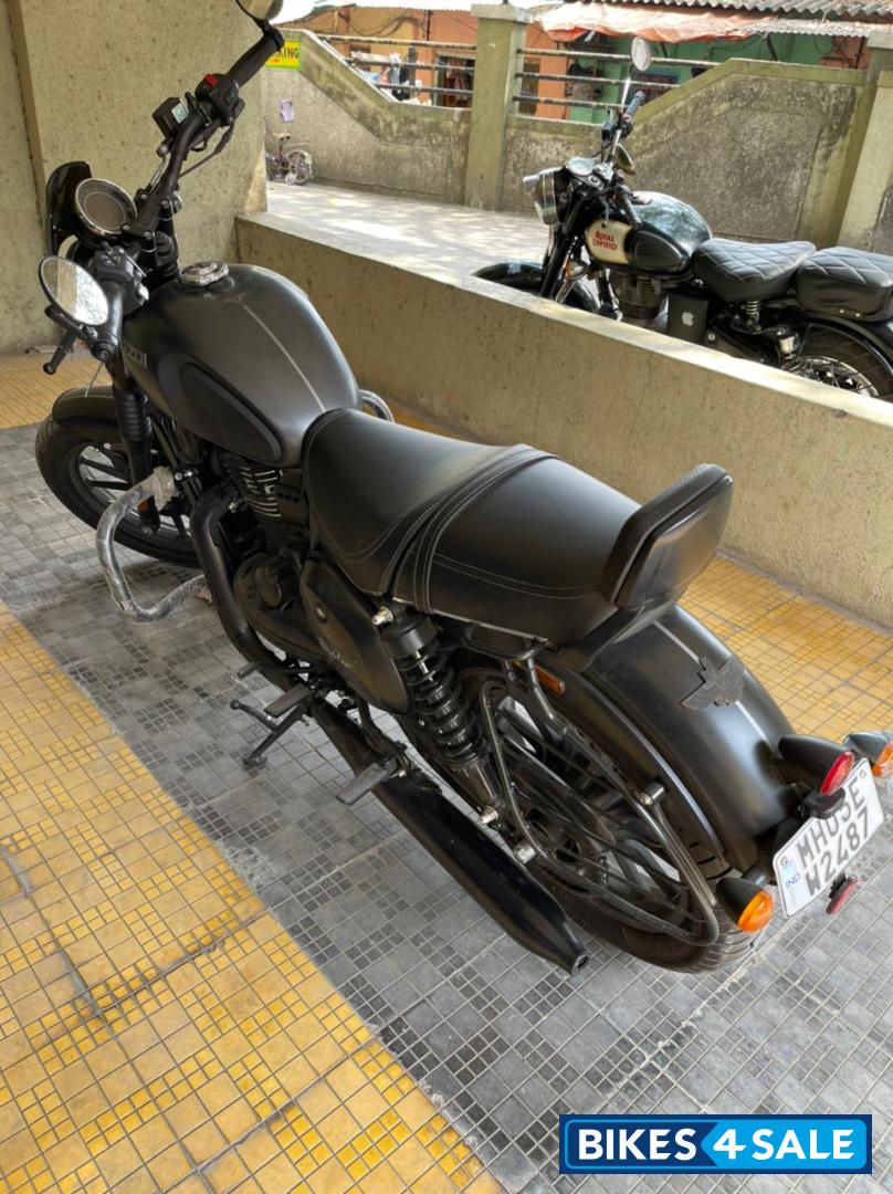 Yezdi Roadster Dark Yezdi Roadster Dark