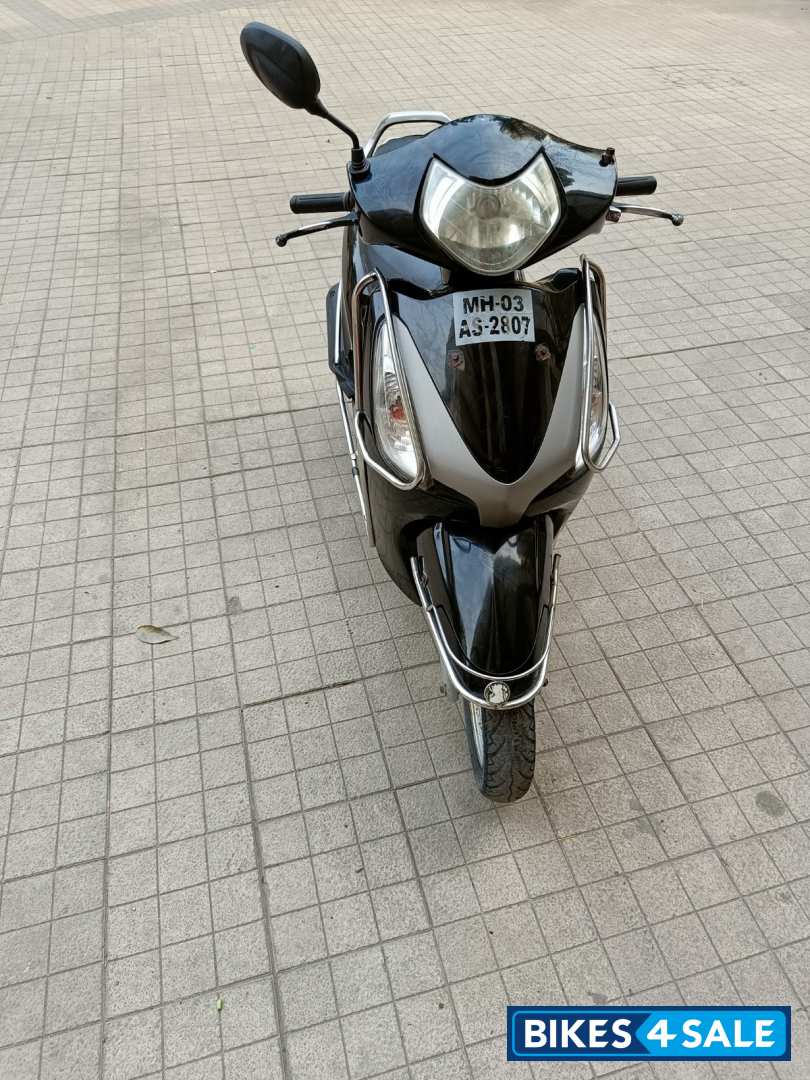 Black Honda Aviator