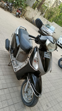 Black Honda Aviator