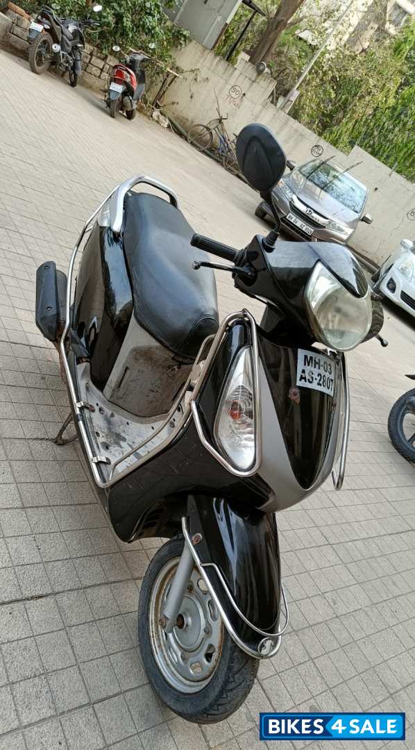 Black Honda Aviator
