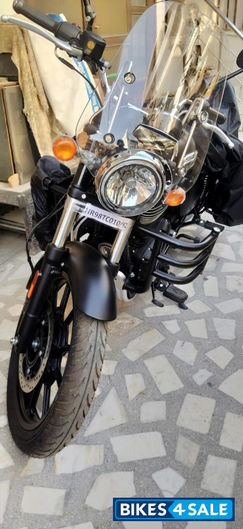 Matte Black Royal Enfield Meteor 350 Stellar