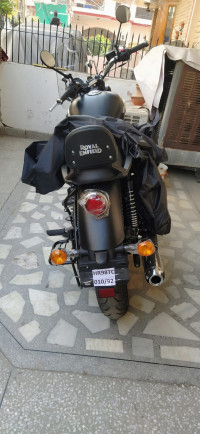 Matte Black Royal Enfield Meteor 350 Stellar