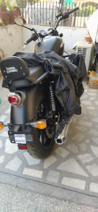 Matte Black Royal Enfield Meteor 350 Stellar