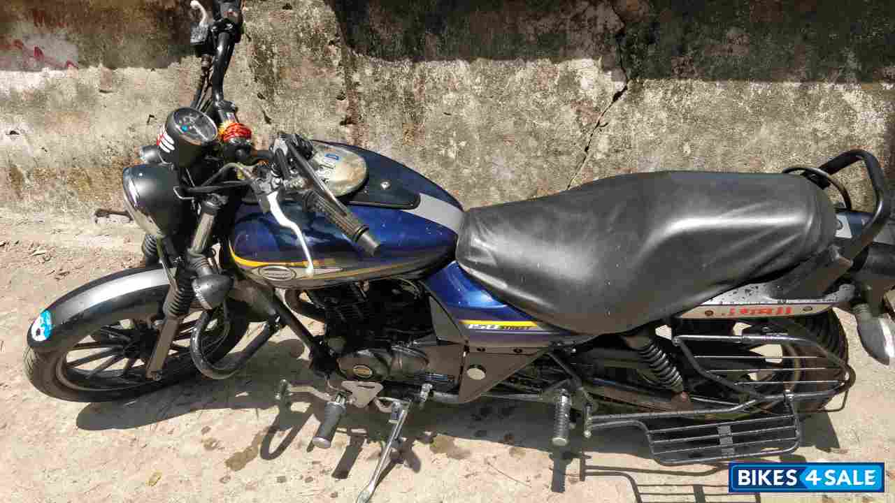 Blue Bajaj Avenger Street 150