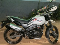 White / Red Hero XPulse 200 BS6