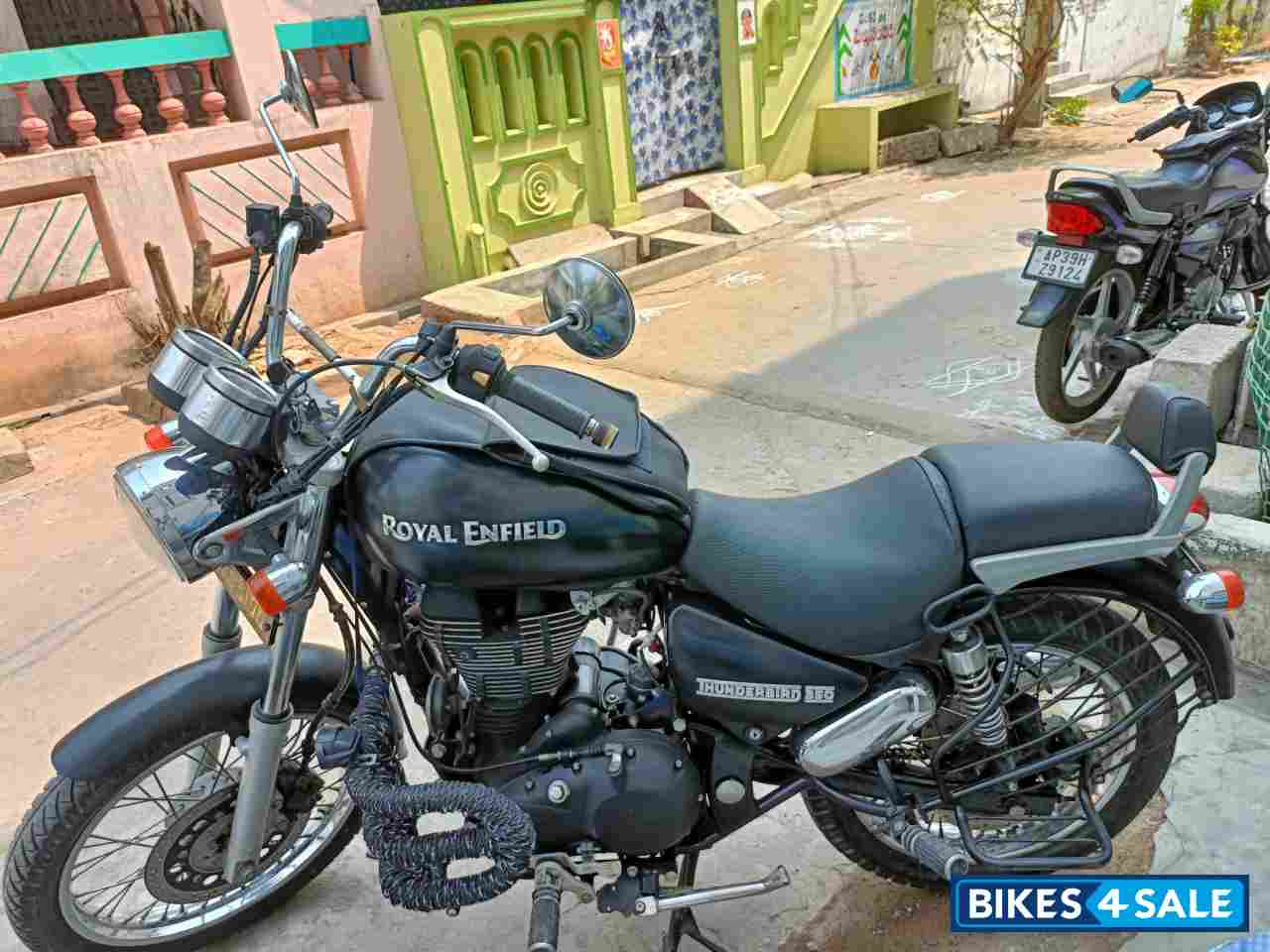 Royal Enfield Thunderbird 350