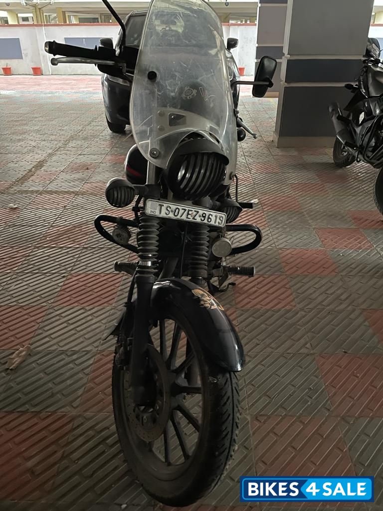 Black Bajaj Avenger Street 220