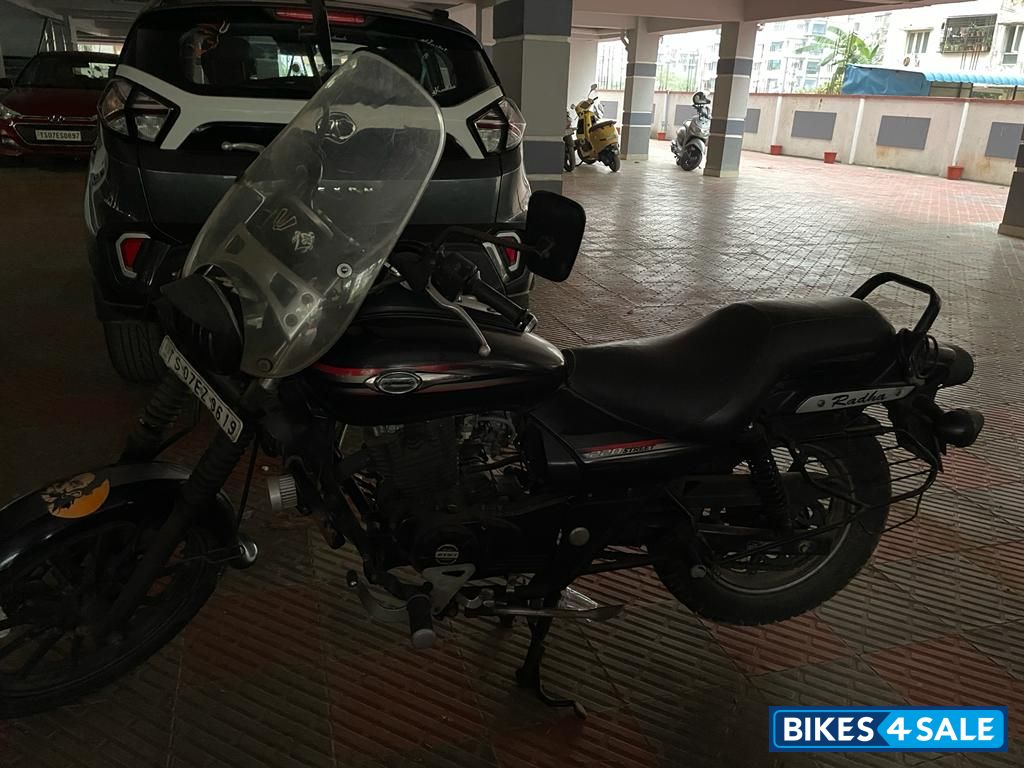 Black Bajaj Avenger Street 220