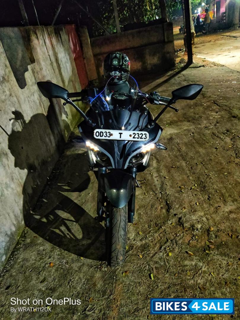 Bajaj Pulsar RS 200 ABS