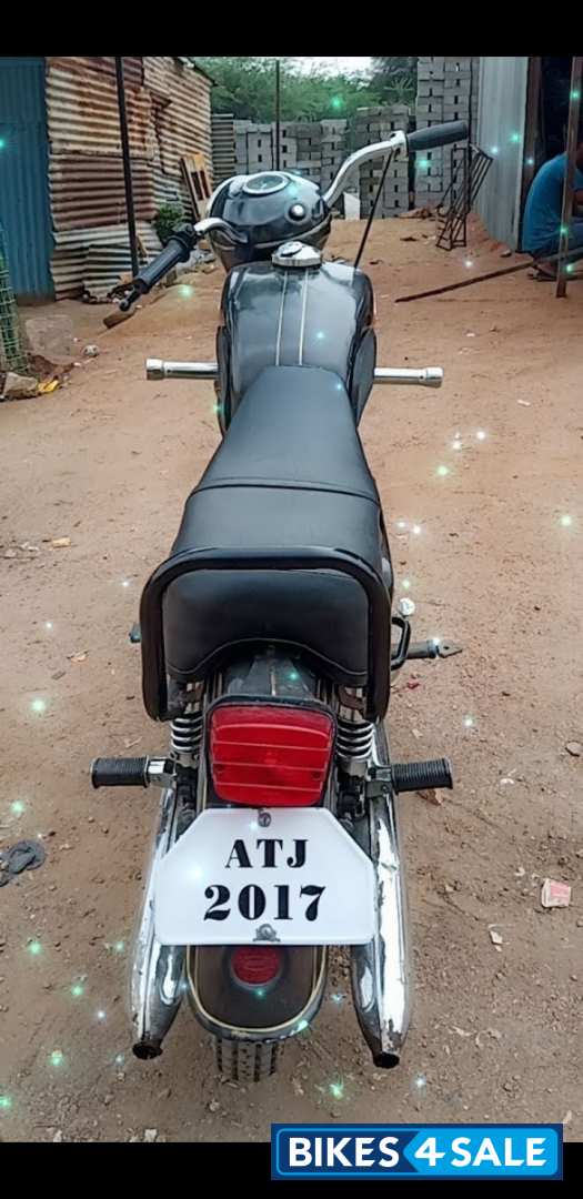 Ideal Jawa Yezdi Classic