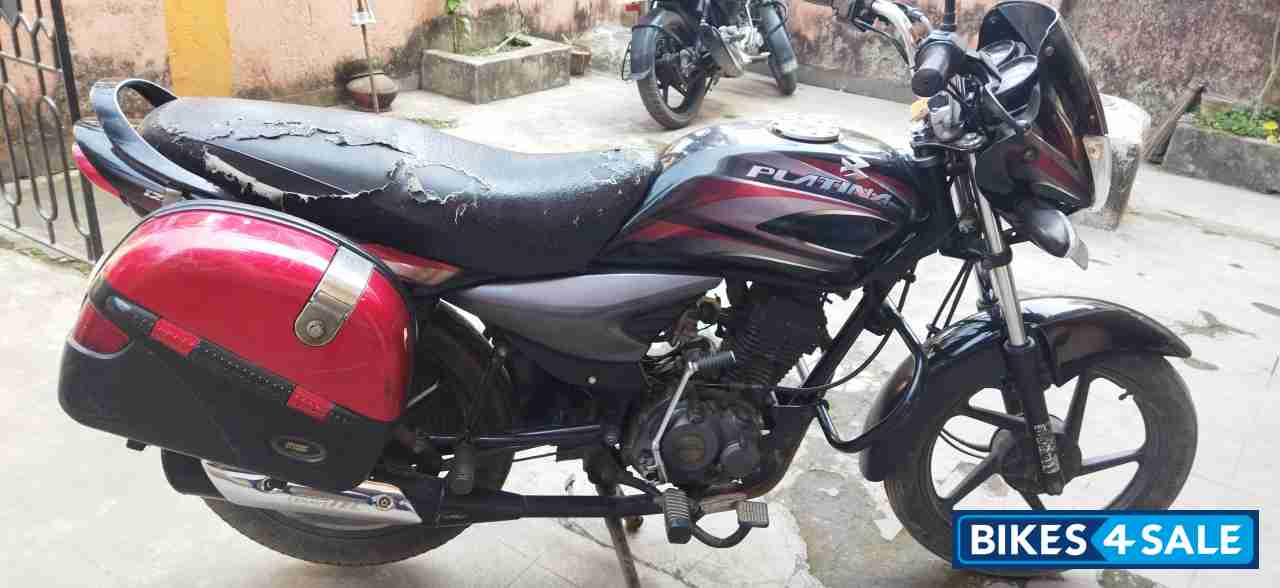 Black Bajaj Platina 125 DTS-Si