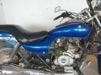 Blue Bajaj Avenger 220 DTS-i