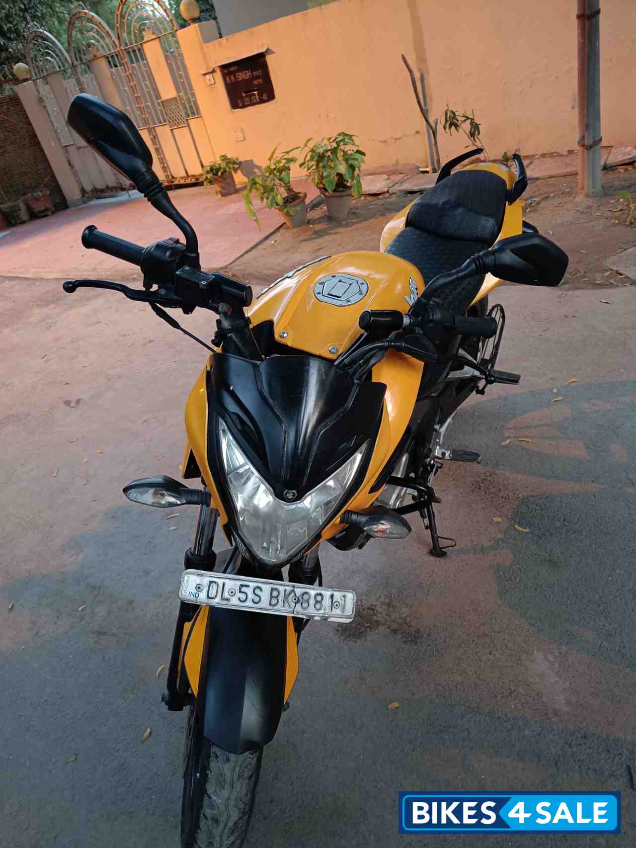 Bajaj Pulsar 200 NS Bajaj Pulsar 200 NS