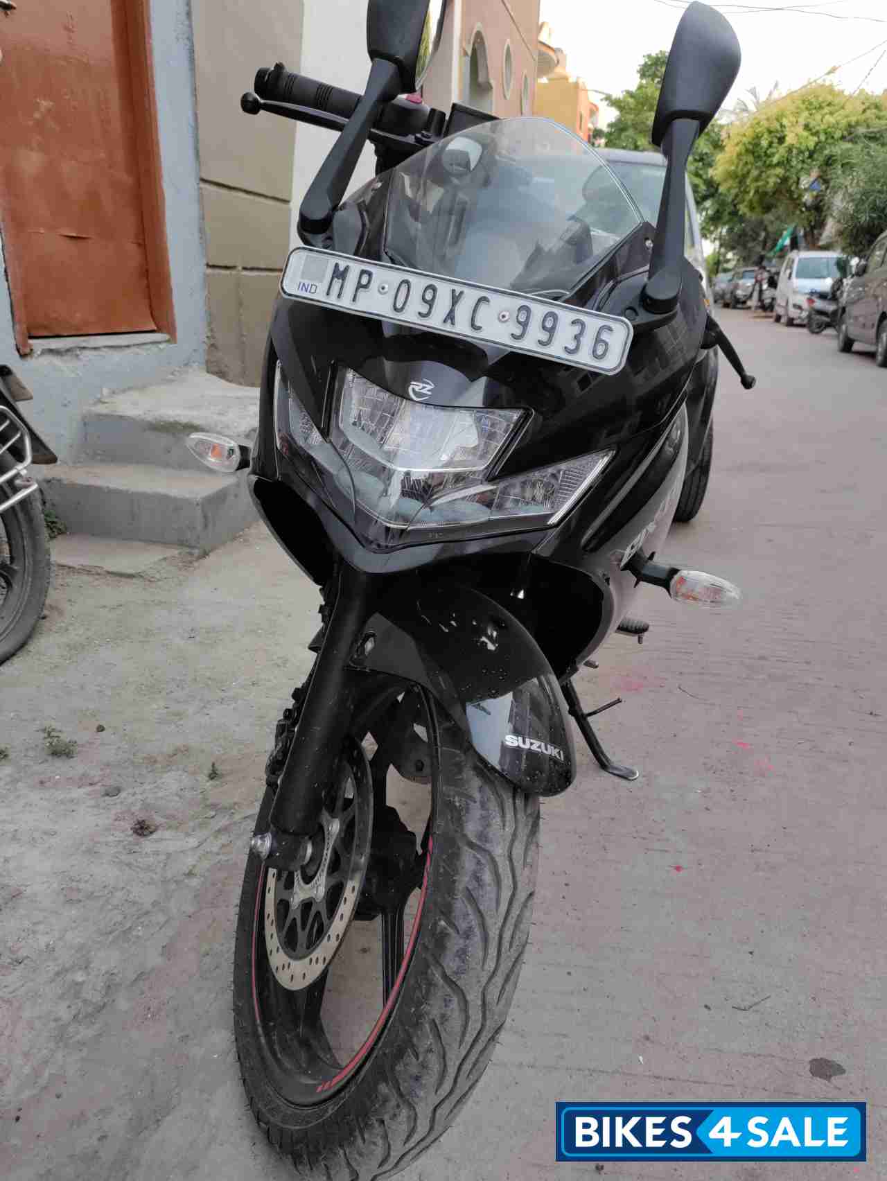 Black Suzuki Gixxer SF BS6