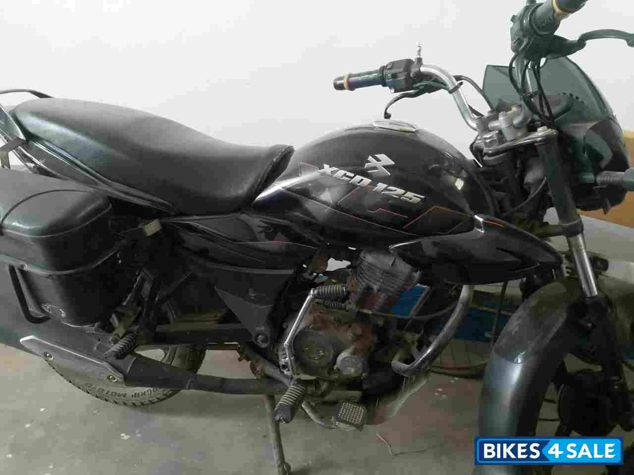 Black Bajaj XCD 125 DTS-Si Black Bajaj XCD 125 DTS-Si