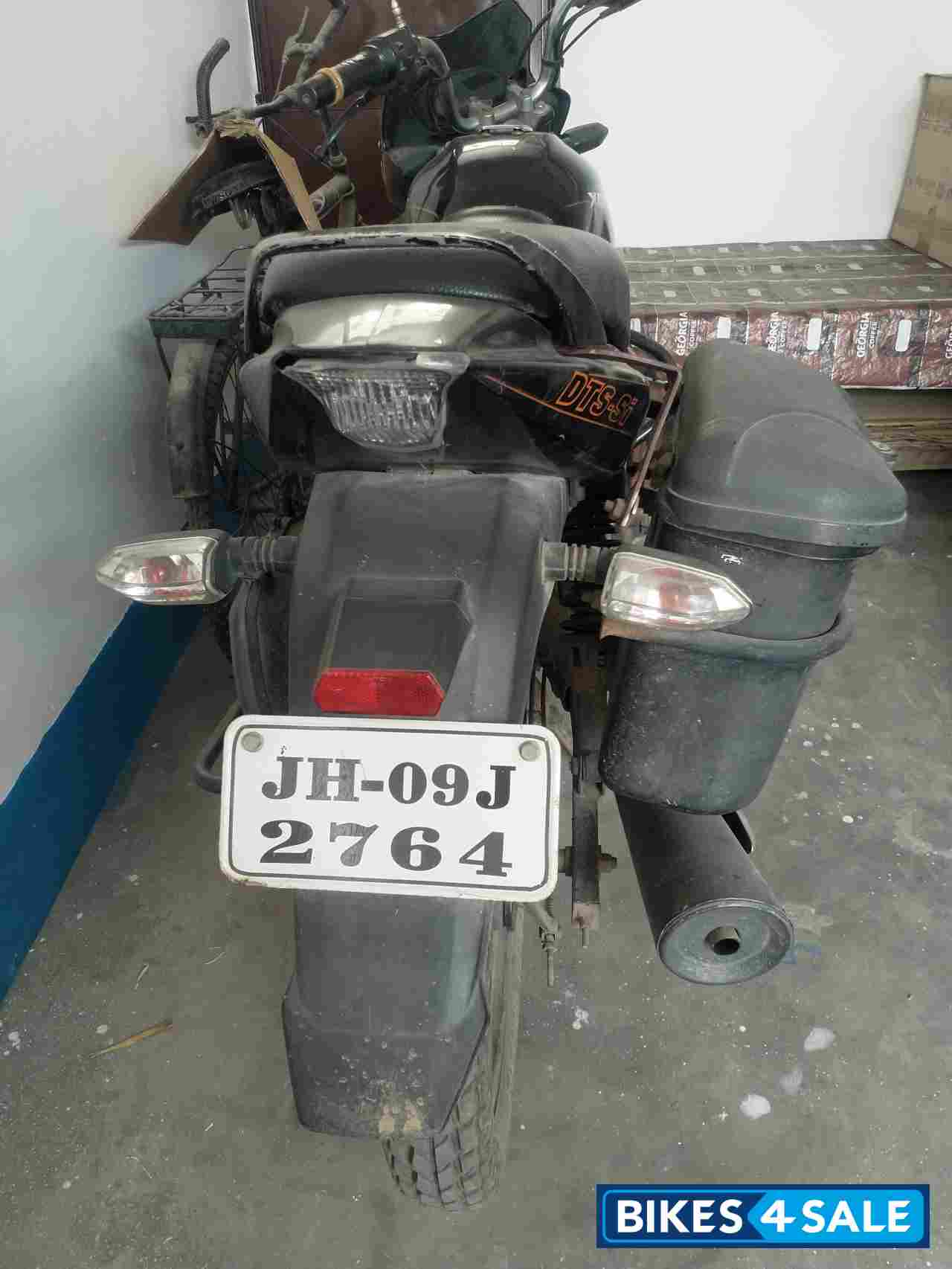 Black Bajaj XCD 125 DTS-Si Black Bajaj XCD 125 DTS-Si