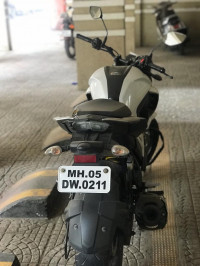 White Yamaha FZ25
