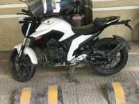 White Yamaha FZ25
