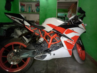 White Orange KTM RC 200