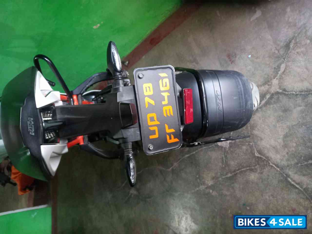 White Orange KTM RC 200