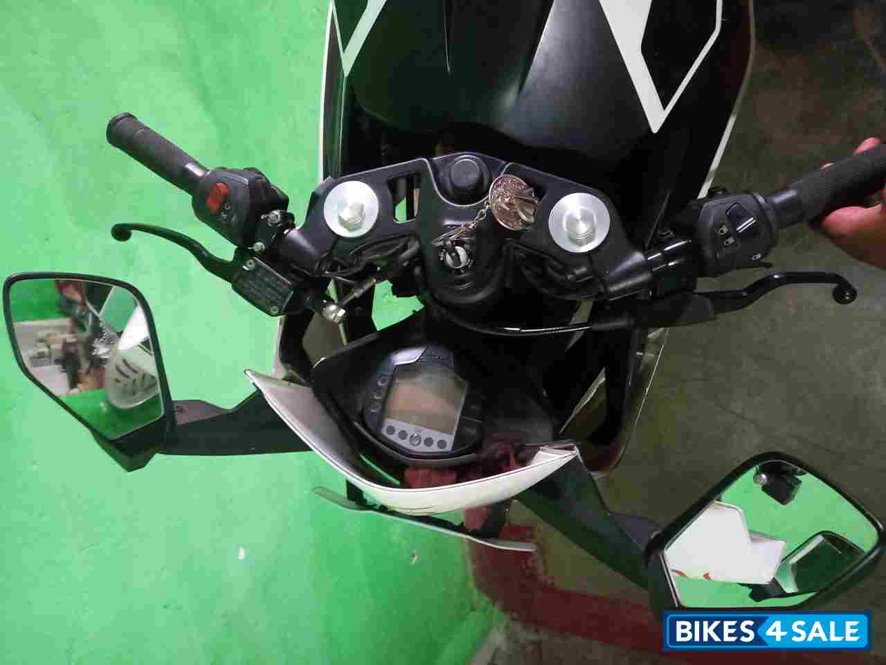 White Orange KTM RC 200