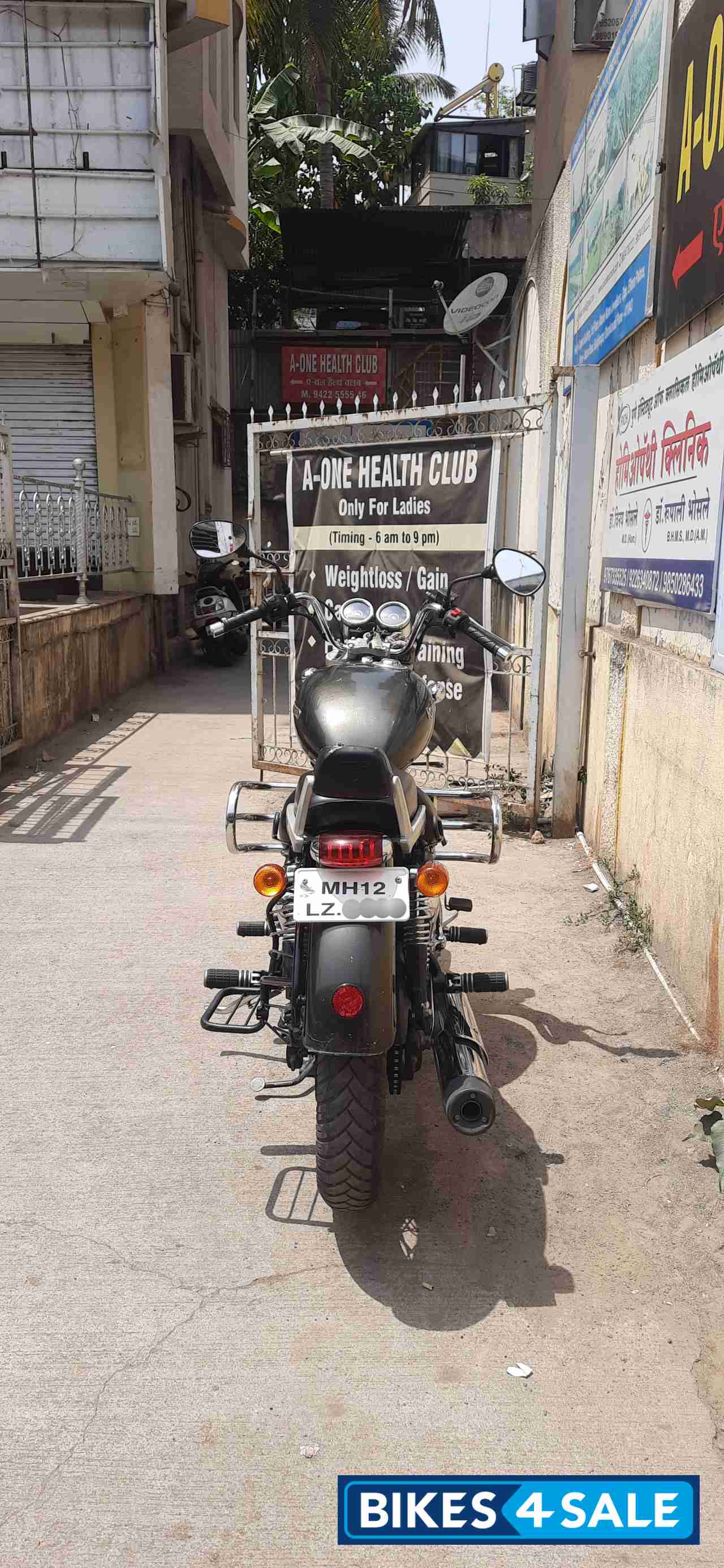 Golden Brown Royal Enfield Thunderbird 350 Golden Brown Royal Enfield Thunderbird 350