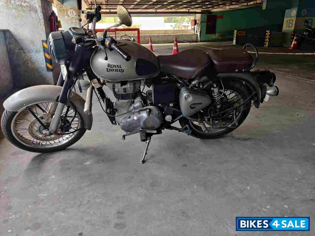 Gun Metal Grey Royal Enfield Bullet 350 ES
